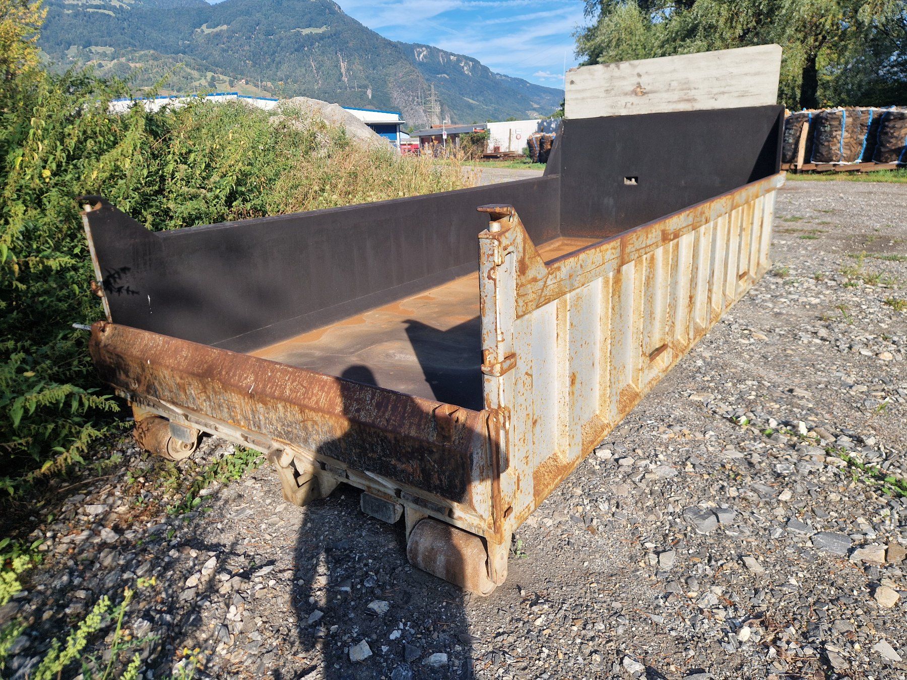 Contenitori edile: Abrollmulde mit Sörling – Usato da Maienfeld venduto da Timbertom 1