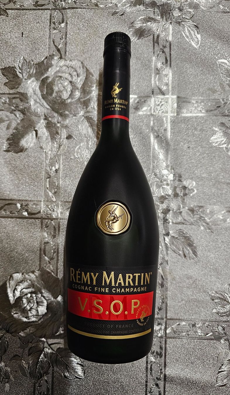 Rémy Martin Spirituosen: 6 FL REMI MARTIN VSOP COGNAC – Neu (gemäss Beschreibung) aus Schönenwerd von 1952kv 1