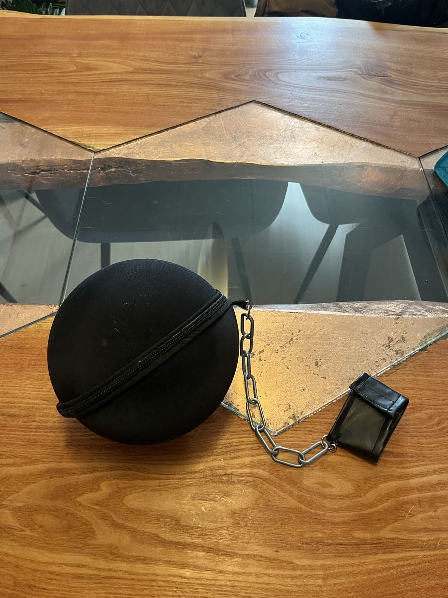 Borse da donna: Handtasche Kugel Schwarz Einzigartig – Usato da Gelterkinden venduto da DominikWeissDesign