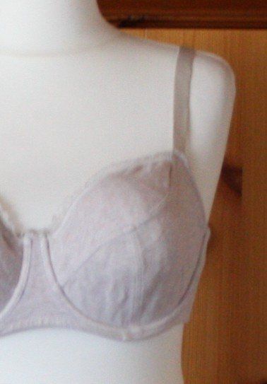 Altra biancheria intima: BH beige 85DD (21) – Usato da Flüelen venduto da Diversicum-Curvy 1