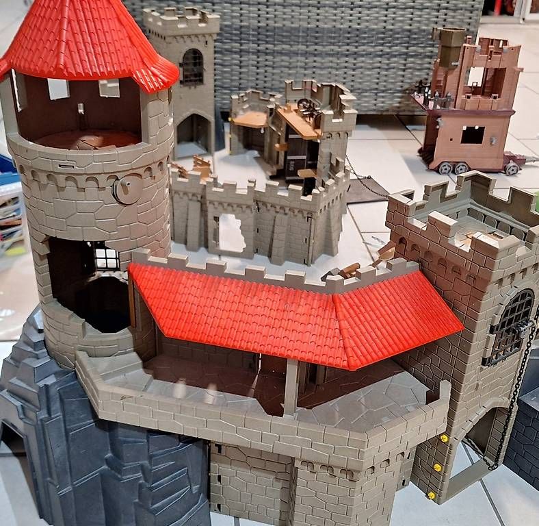 Playmobil Giocattoli: Playmobil Ritterburg Ritter – Usato da Würenlingen venduto da Rgringo