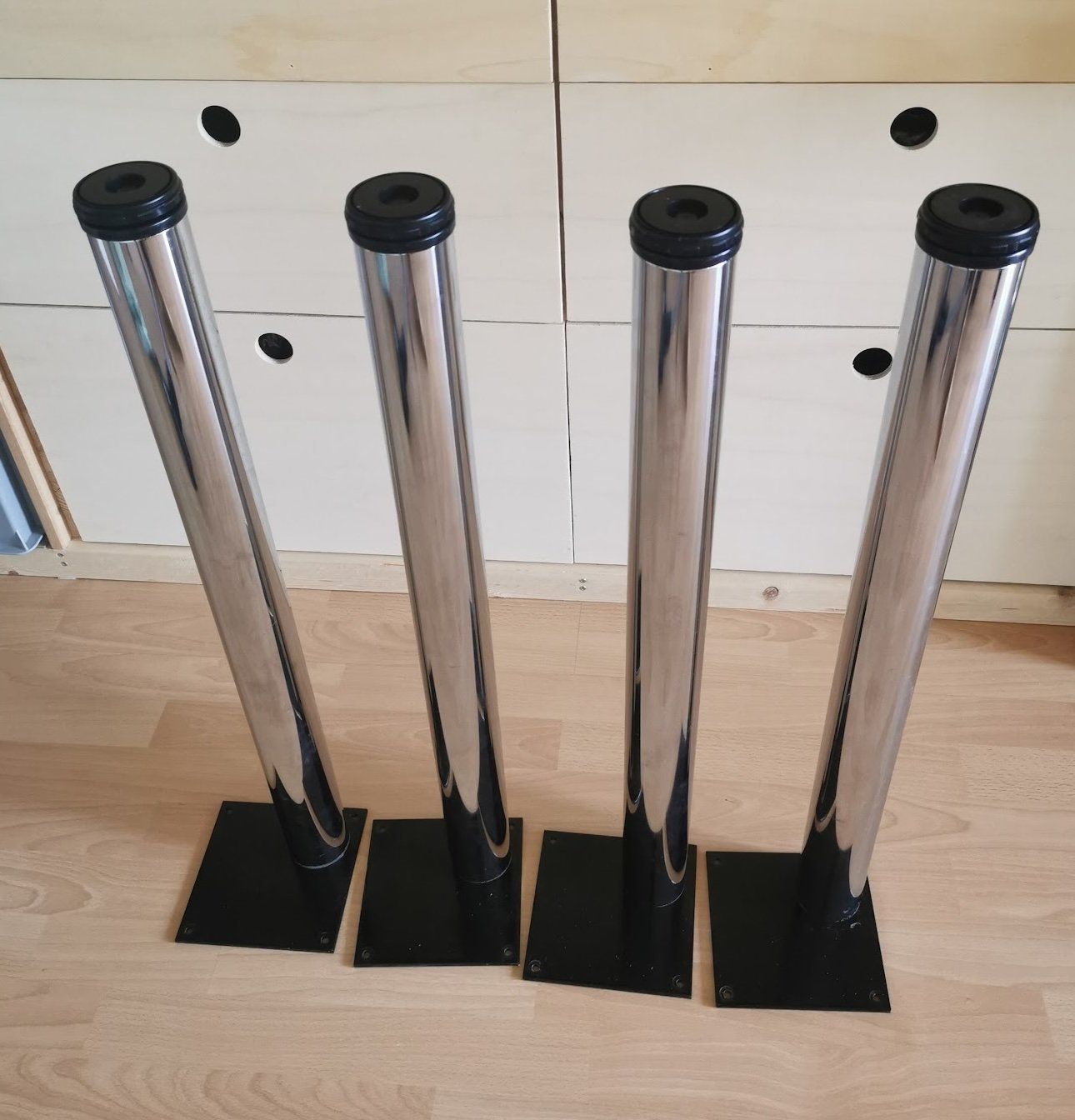 Altri mobili: Chrom Tischbeine – Usato da Zürich venduto da mat_5fnp
