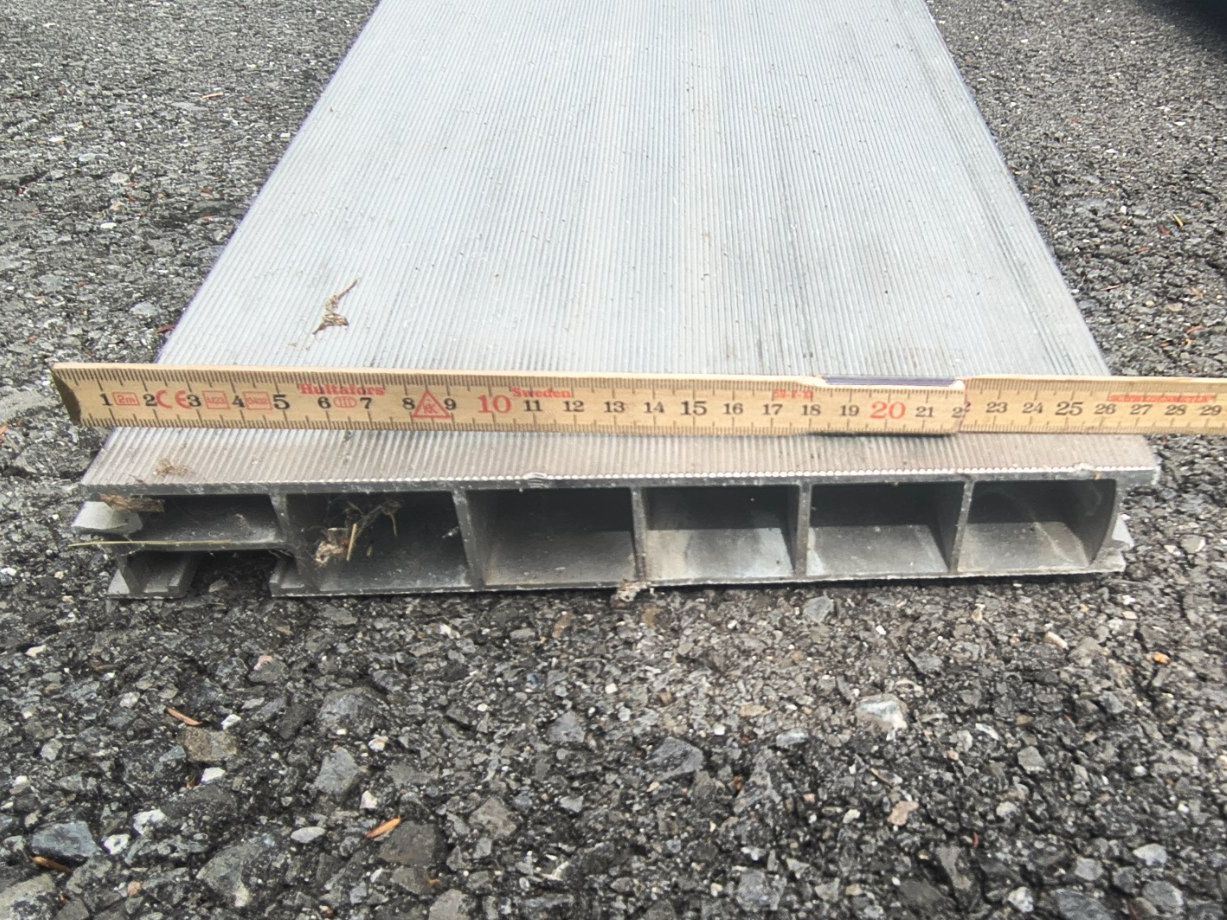 Rampe di accesso: Alu-Verladerampen 3 m – Usato da Hergiswil NW venduto da Ginete 3