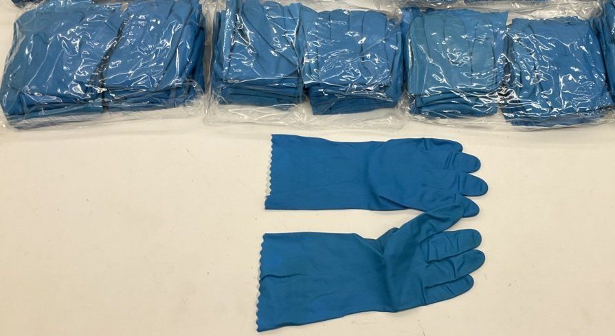 Handschuhe & Handstulpen: 36 Paar Gummi-Haushaltshandschuhe Gr.L – Neu und originalverpackt aus Uerkheim von Kaufoption