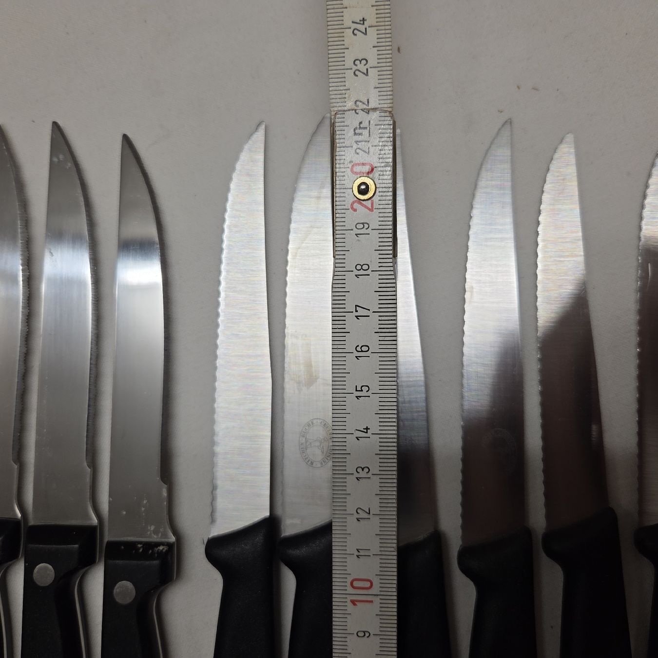 Messer: 12 Tolle scharfe Messer – Gebraucht aus Stans von Ducati16 3
