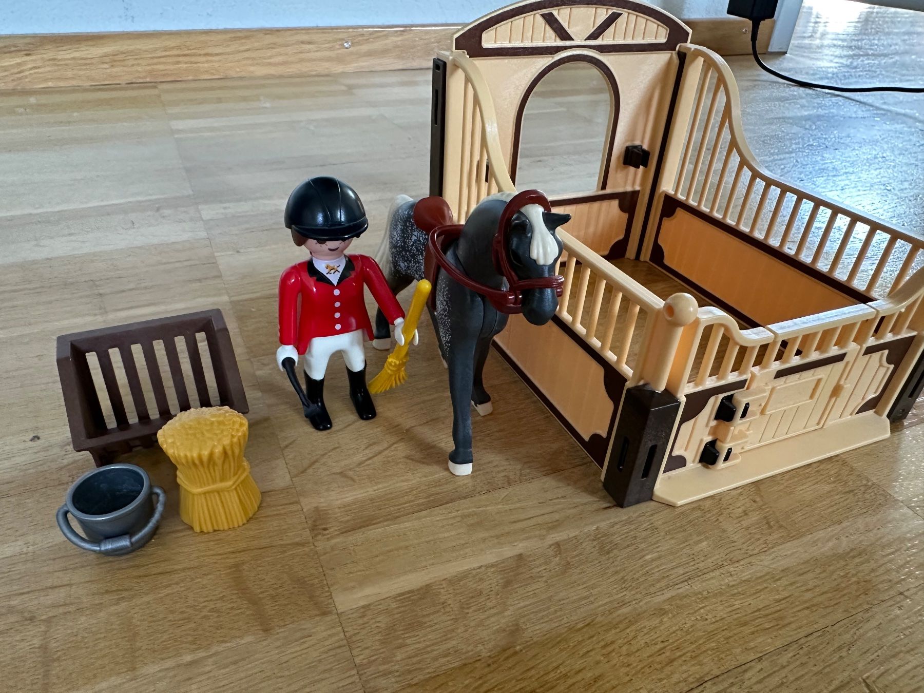 Playmobil Giocattoli: Playmobil Trakehner mit Pferdebox – Usato da Arch venduto da tam_ctz2 1