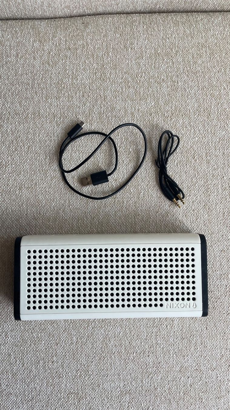 Casse acustiche: Nixon Blaster defekt – Difettoso da Basel venduto da viv_vk85