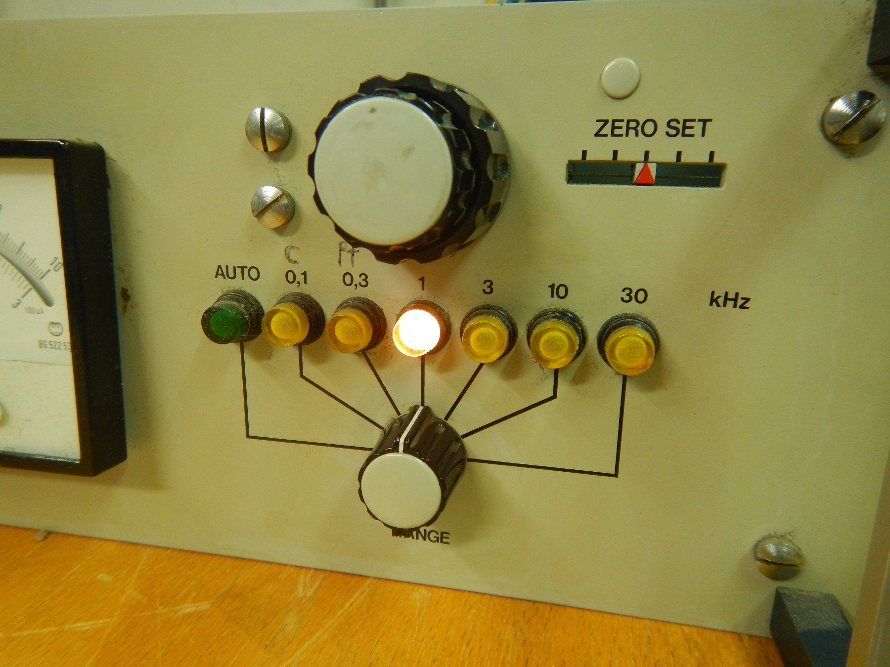 Componenti elettronici: Steuergerät Elektronik mit Drehspulinstrumenten – Usato da Hinterkappelen venduto da atomschnee 1