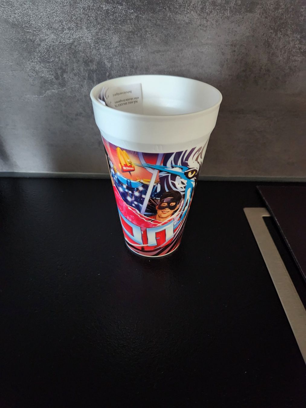 Contenitori & Simili: 2x McDonald's Becher Fussball – Nuovo (secondo la descrizione) da Oftringen venduto da Leleni 1