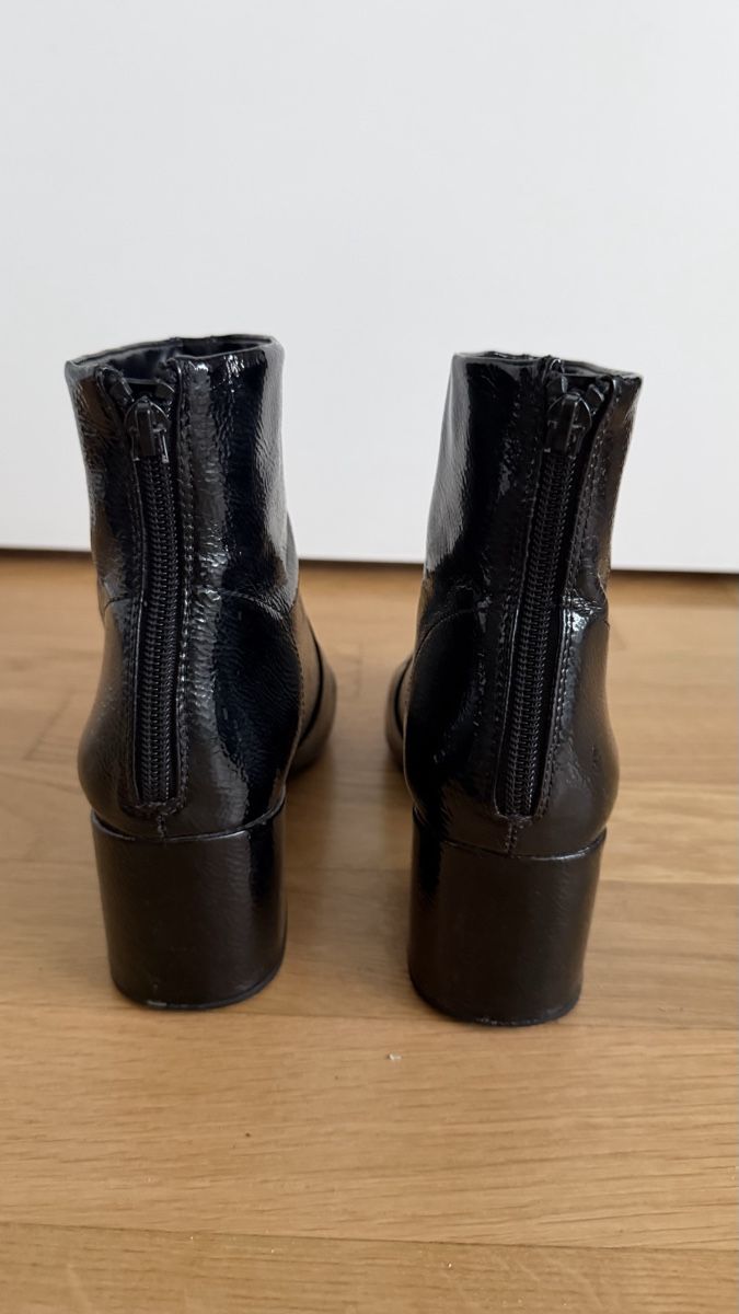 Scarpe da donna: Damen Stiefel schwarz Lackleder Grösse 38 – Usato da Ammerswil AG venduto da Diki.S 2