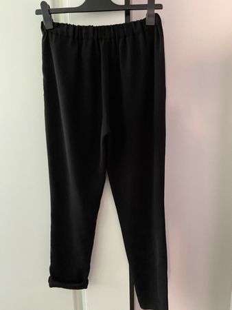 Schwaze Stoffhose