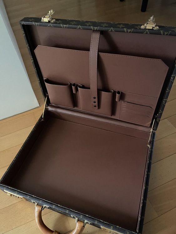Sold at Auction: LOUIS VUITTON Aktenkoffer Koffer aus braunem