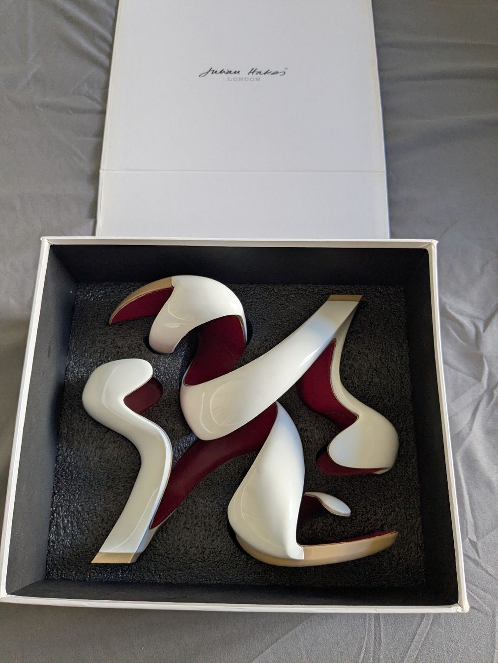 Scarpe da donna: Julian Hakes white heels. 39. New – Nuovo (secondo la descrizione) da Genève venduto da Valentyna_ann 2