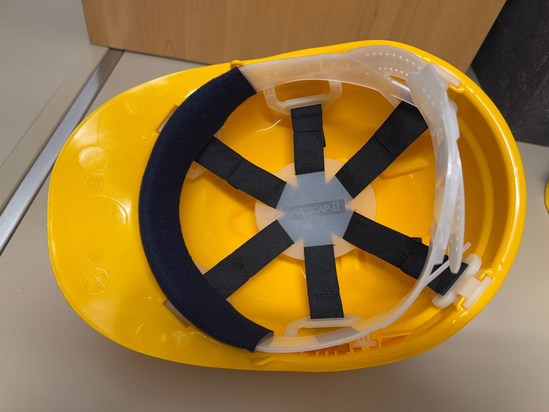 Protezione per viso e udito: 7 Bauhelme Articap II – Usato da Oberkirch LU venduto da Simba03 1