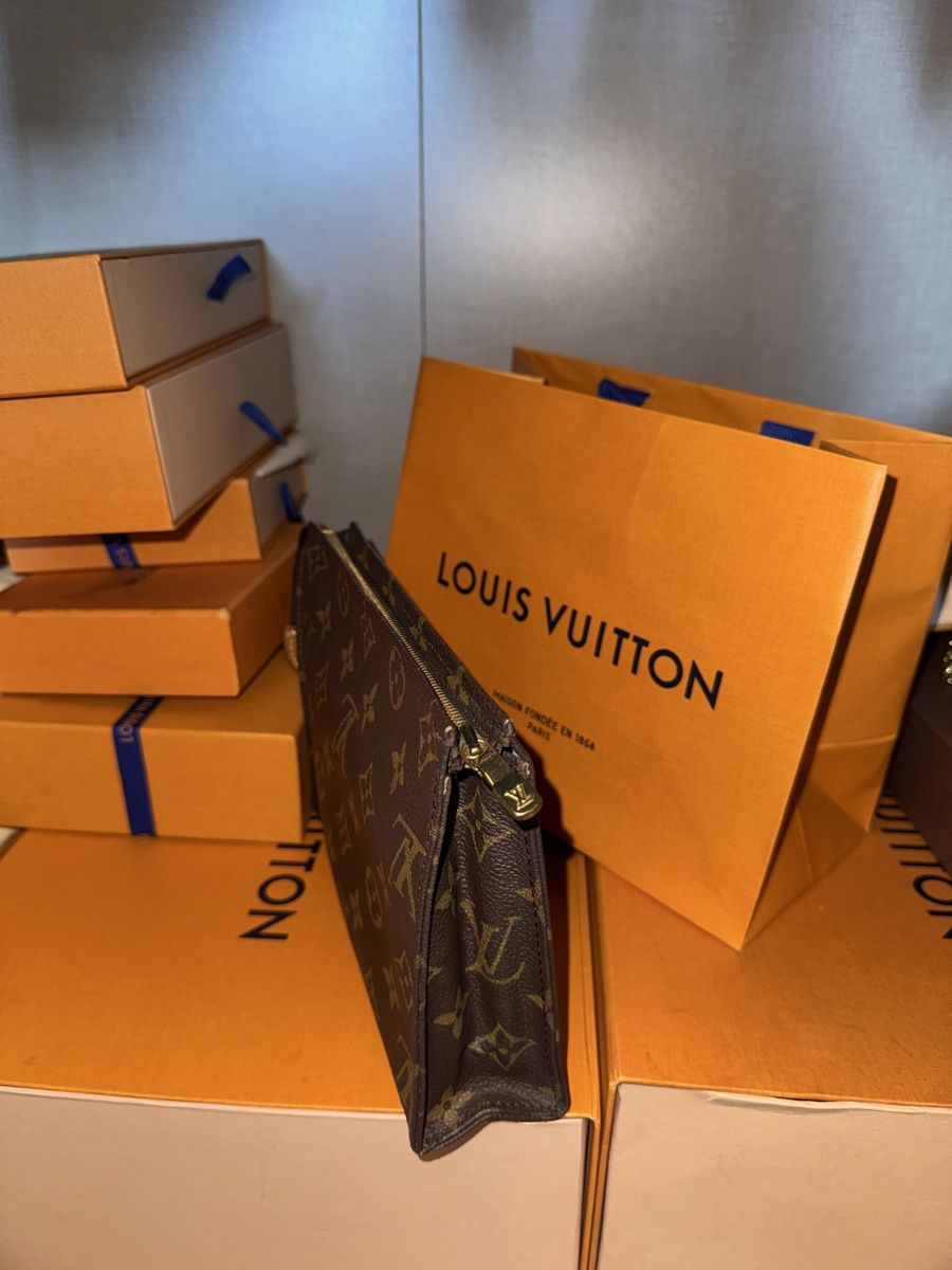 Louis Vuitton Borse: Louis Vuitton Toiletry Pouch 19 cm – Usato da Widnau venduto da Pukpan_99 2
