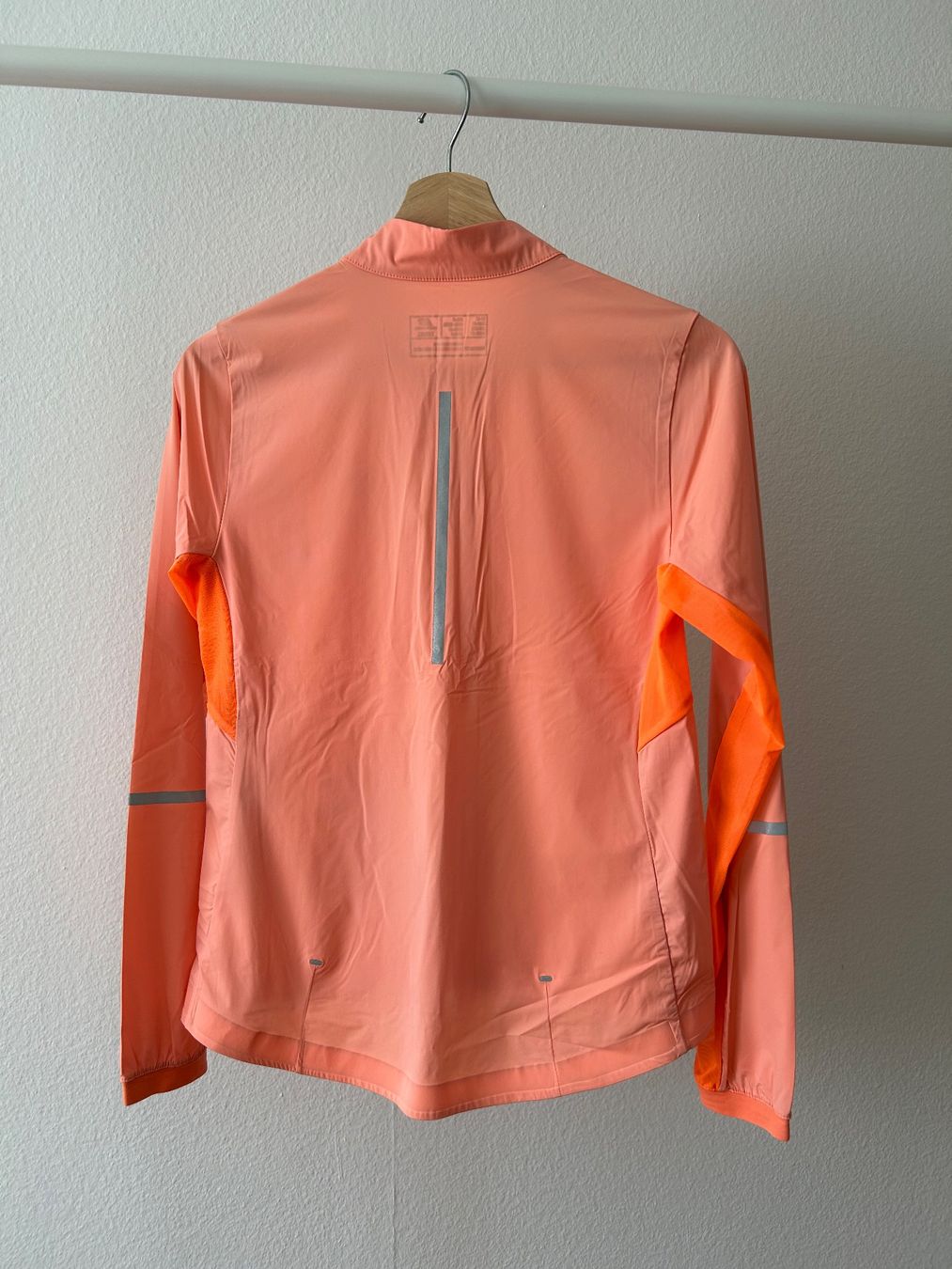 New Balance Jacken: New Balance running jacket – Gebraucht aus Zürich von _nathalie_ 1