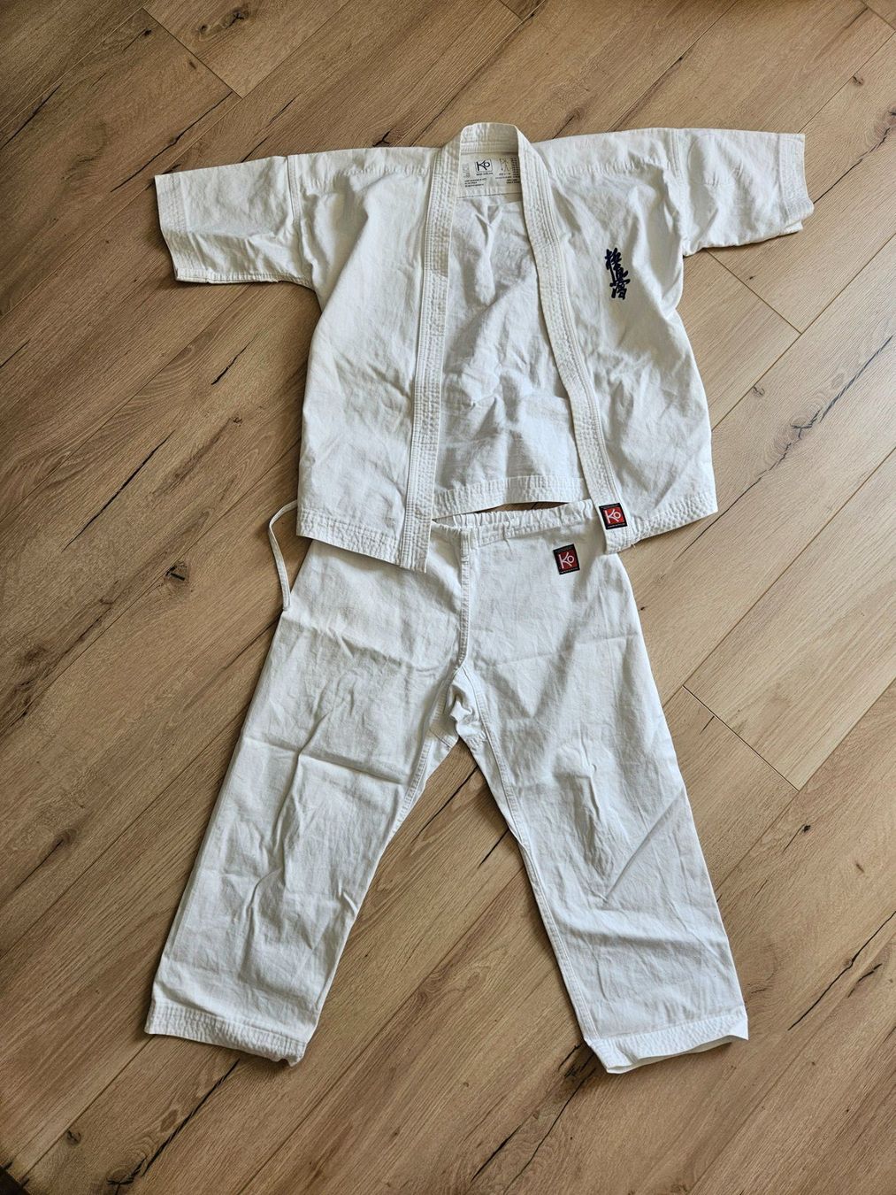 Kimono: Karate Kleider in Grösse 140 – Usato da Hermetschwil-Staffeln venduto da Tamara1008