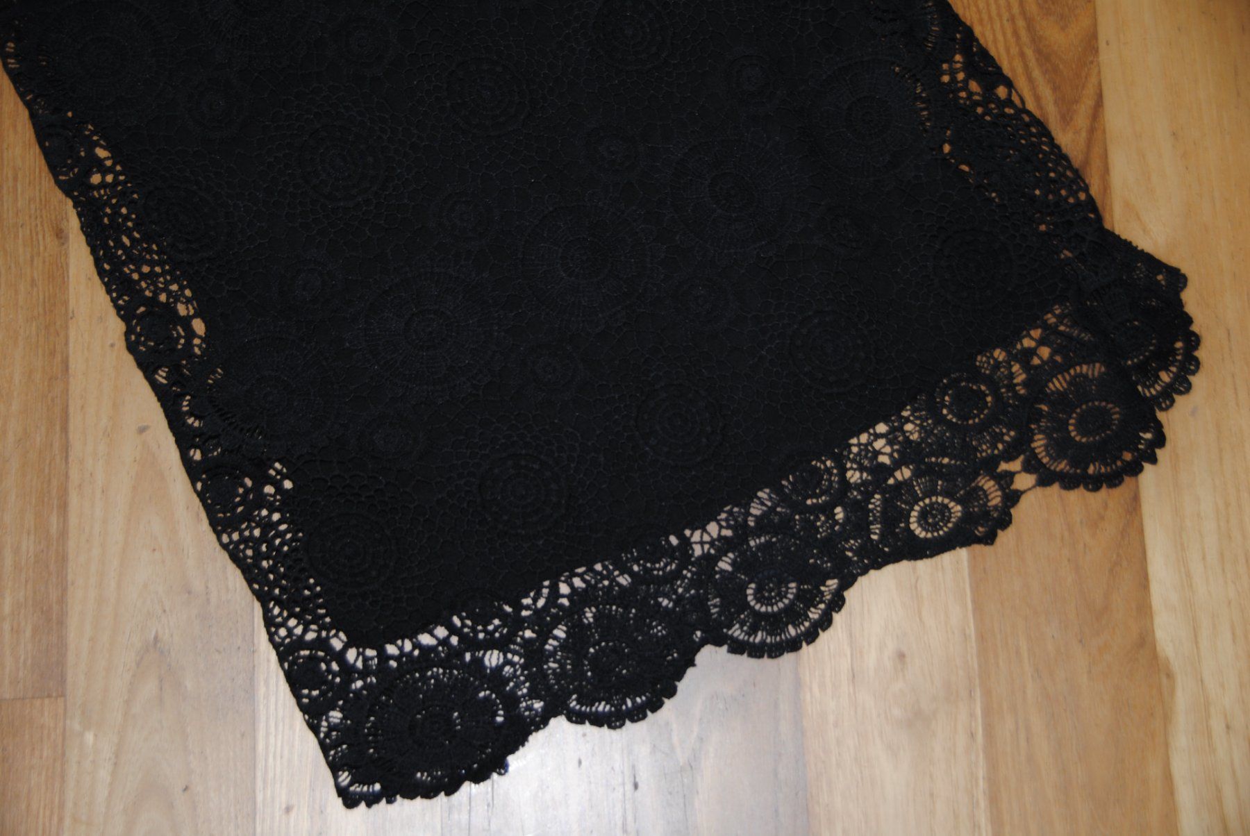 Kleider: Schwarzes Spitzenkleid, Grösse M schwarz Tunika – Gebraucht aus Horw von Muger3 2