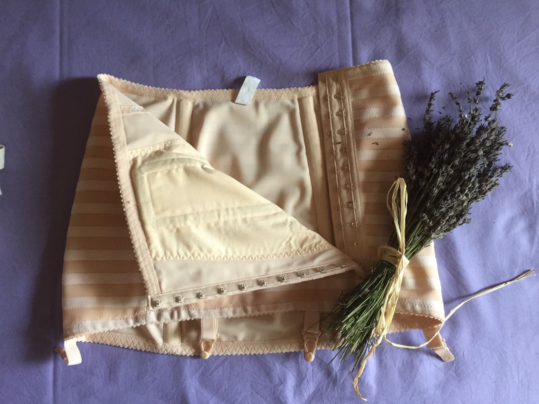 Altra biancheria intima: Hüftmieder mit Strumpfhalter – Nuovo (secondo la descrizione) da Mont Tramelan venduto da Oktober1958 1