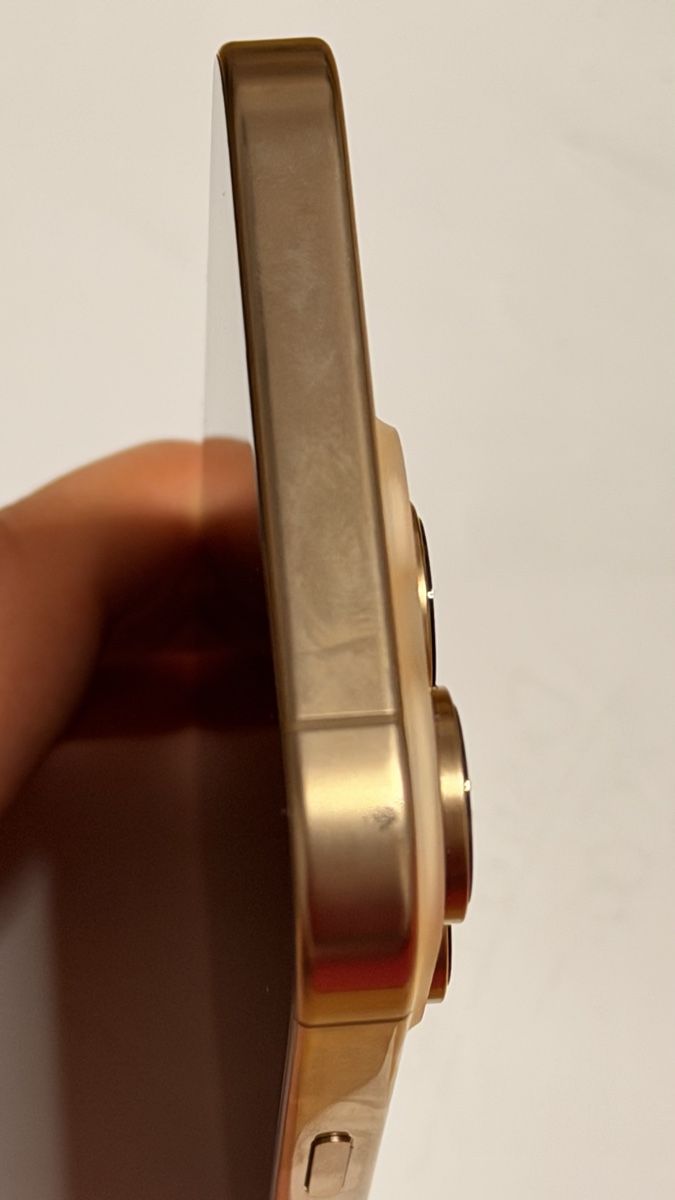 Apple Telefoni cellulari / Smartphones: iPhone 16 Pro – Usato da Hallau venduto da Livia_18 4
