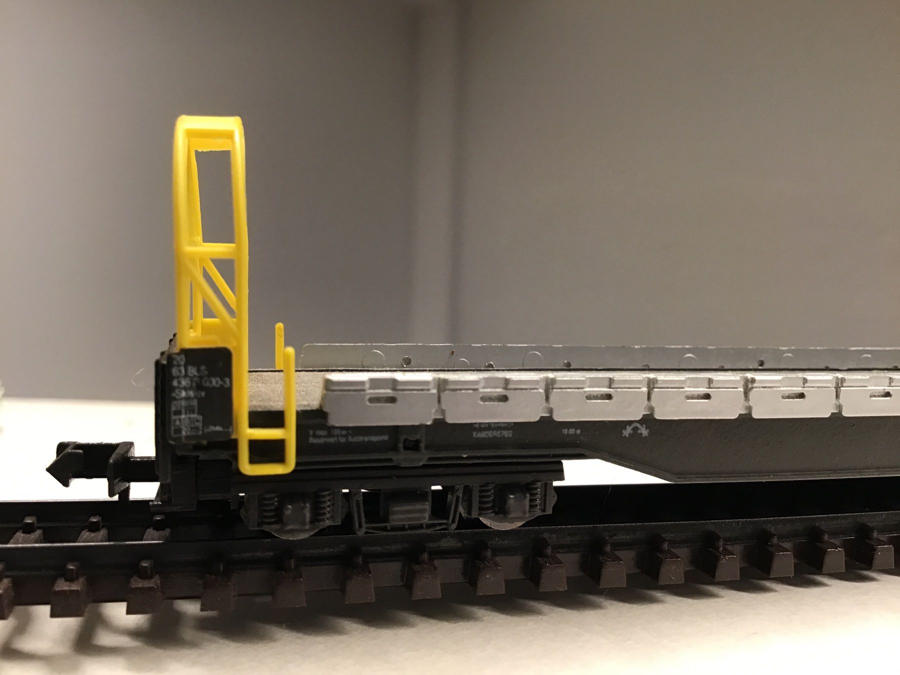 Hobbytrain Modellini di ferrovie: Hobbytrain N Flachwagen, Art.Nr. 30001 - – Usato da Männedorf venduto da Modellbau-wyss 1