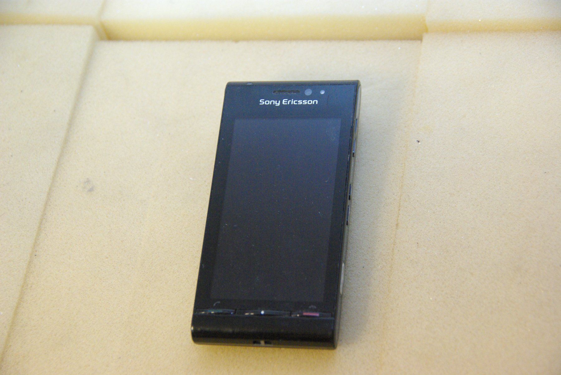 Sony Telefoni cellulari / Smartphones: Sony Ericsson Satio mit 12.1 megapixel – Difettoso da Herisau venduto da Cevianer1844