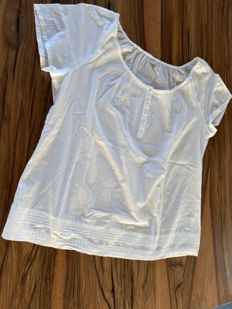 Luftige Sommerbluse, Grösse 44, weiss, tolle Details!