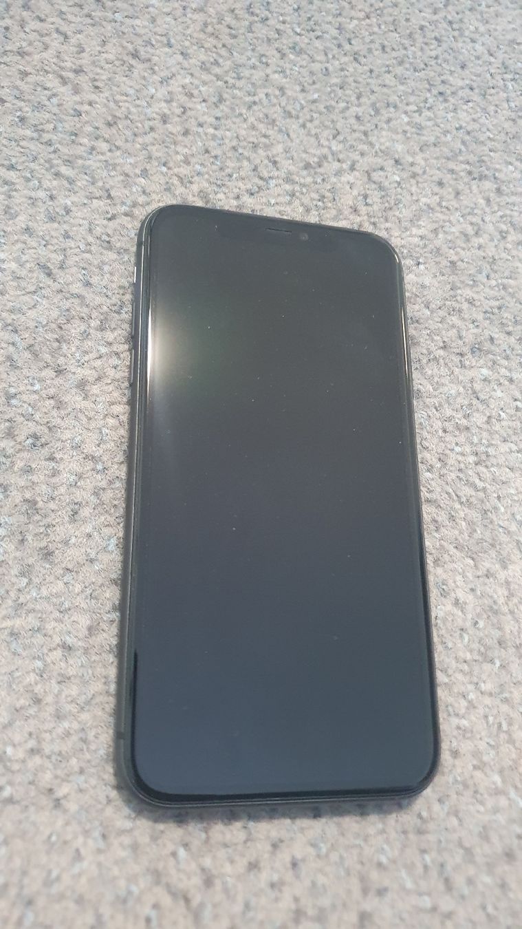 Apple Telefoni cellulari / Smartphones: iPone 11 128GB schwarz – Usato da Schindellegi venduto da tutti70 1