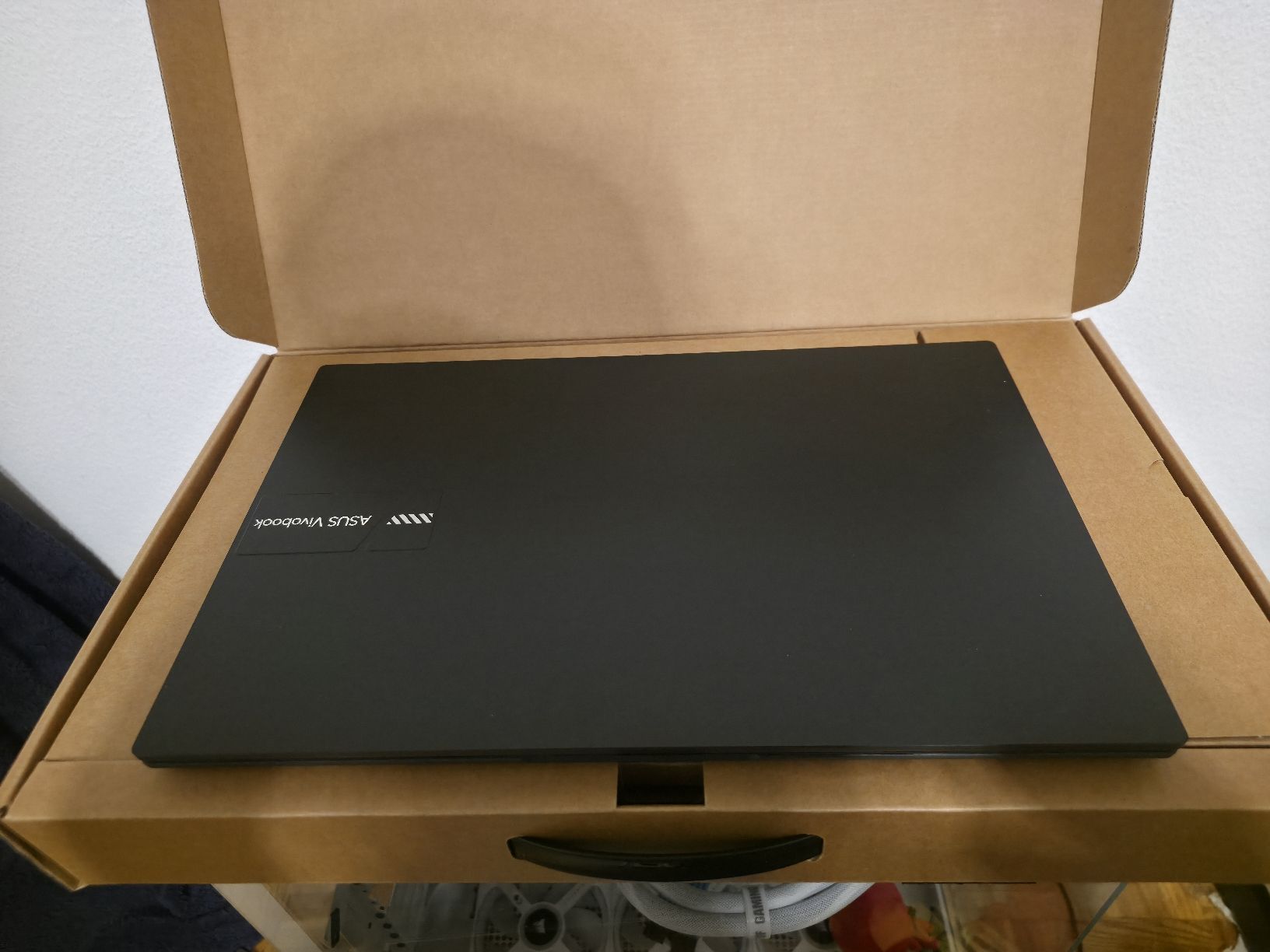 Asus Notebooks: Asus Vivobook 15 Oled – Neu (gemäss Beschreibung) aus Lausanne von NIVIDIA2 3
