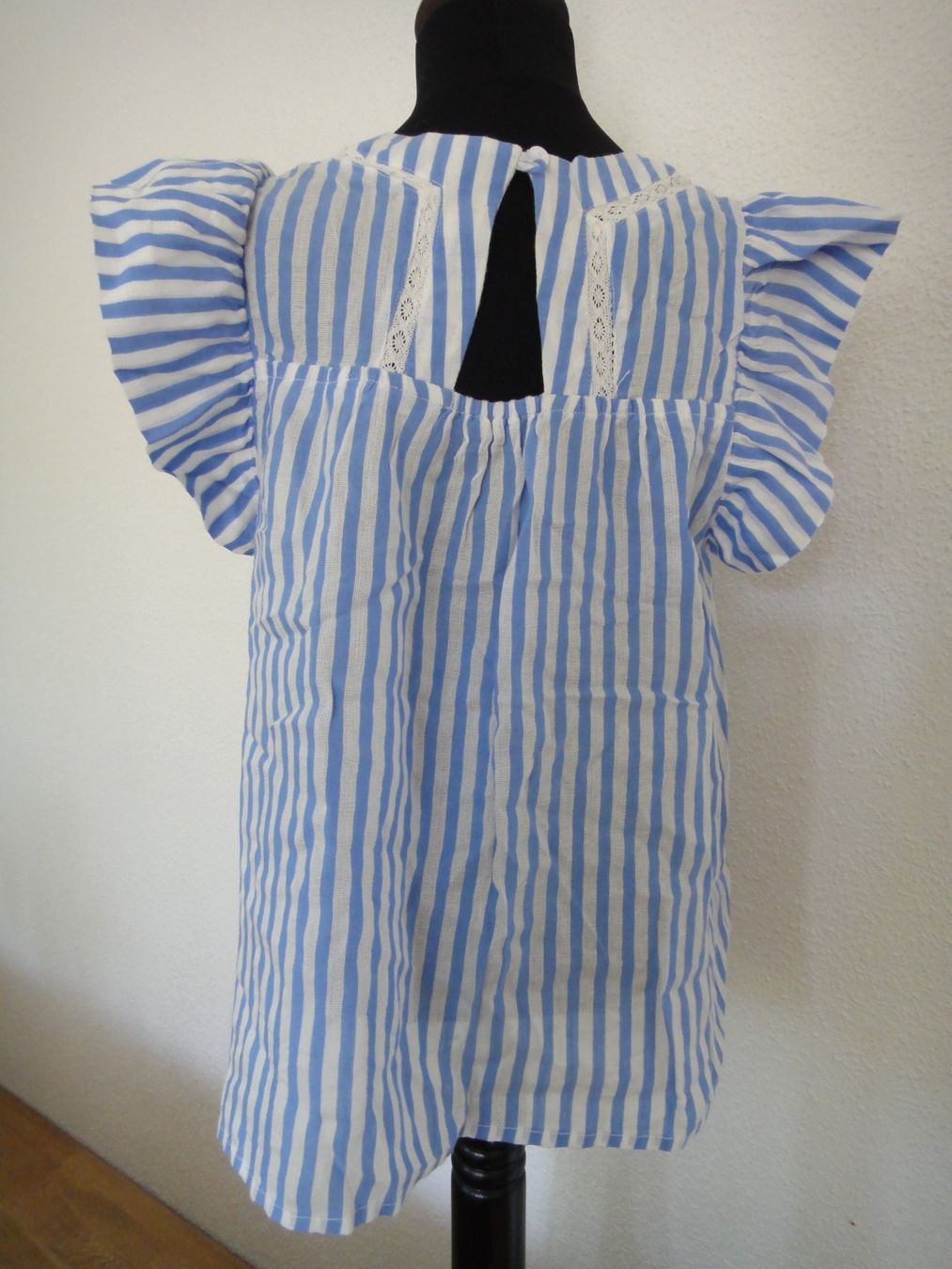 Blouses, T-shirts & Tops: Neue Bluse Gr. 12 Jahre Baumwolle – Neuf (Voir description) à Winterthur par LemonTree5 1