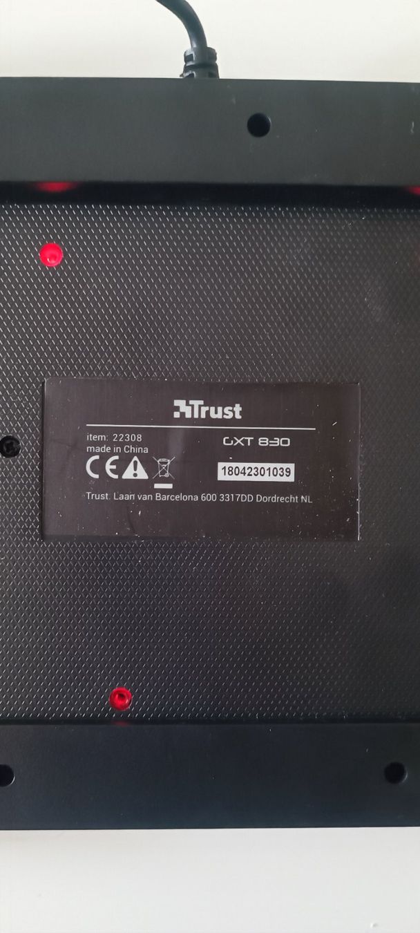 Tastaturen: Trust Gaming Keyboard - Tastatur - mit Maus – Gebraucht aus Zürich von Sherin 1