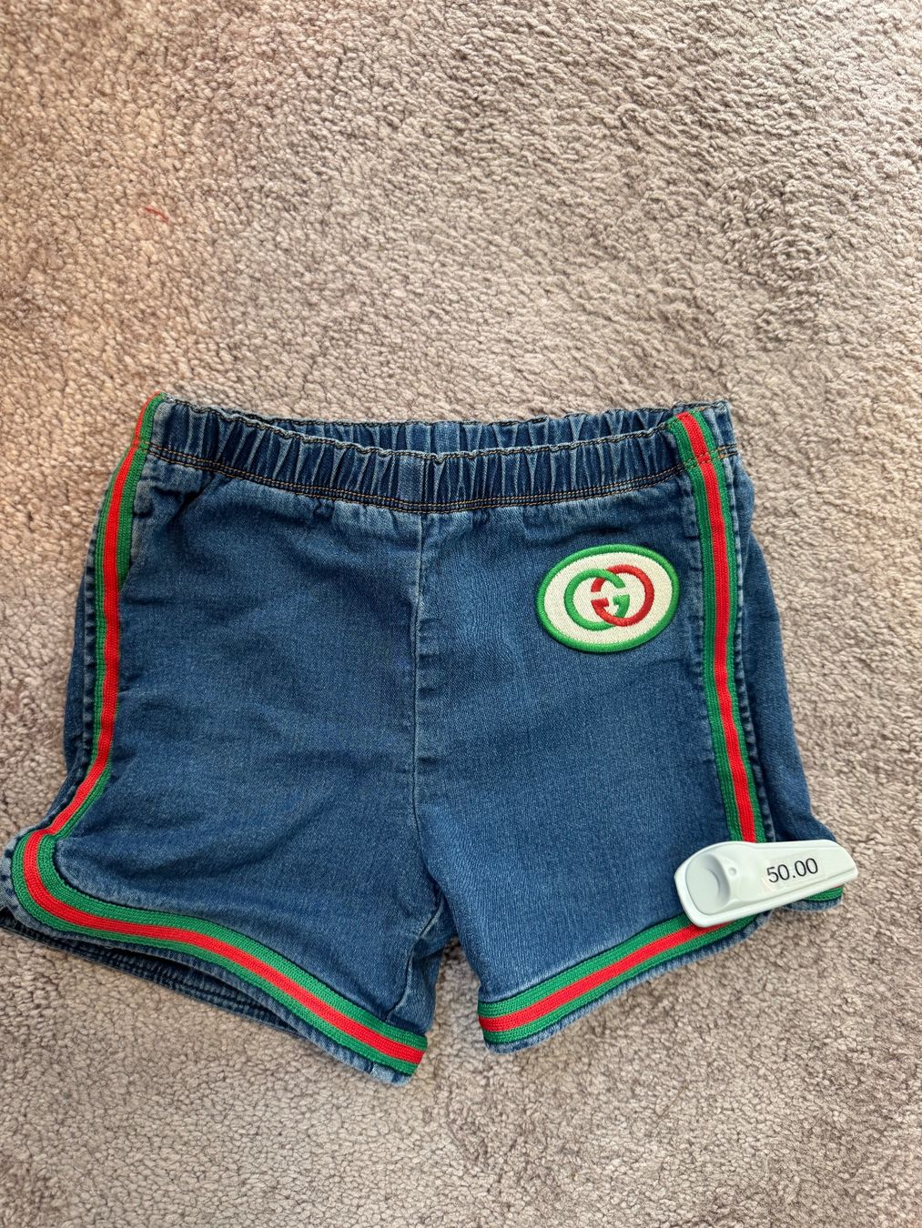 Gucci Pantaloni: Gucci Kinder Shorts – Usato da Zürich venduto da SecondhandZurich