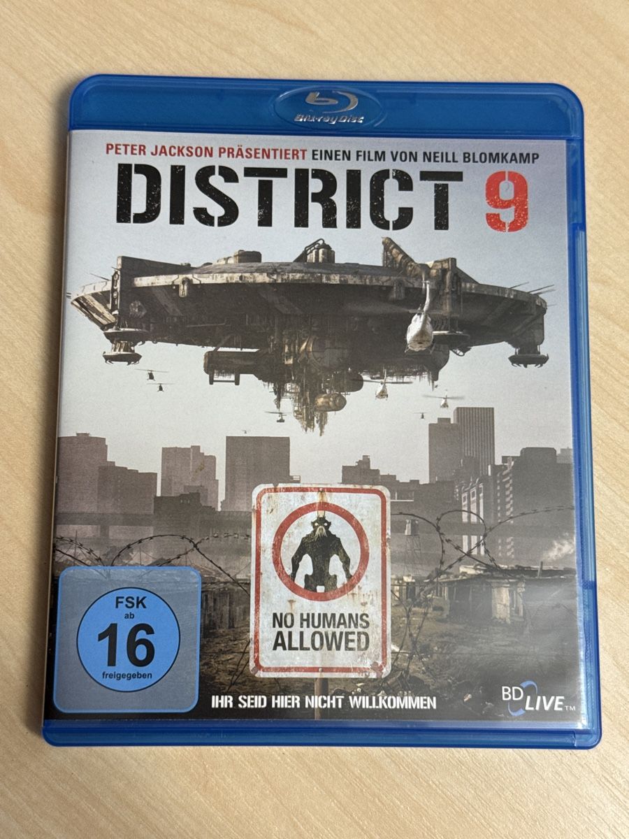 Alle DVDs: District 9 - Blu-ray - Top Zustand - Science Fiction Hit – Gebraucht aus Hittnau von PeterS75