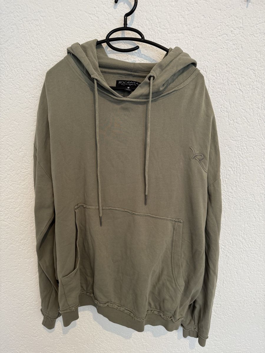 Pullover & Sweatshirts: ROCAWEAR Hoodie Kapuzen Pullover Gr. M – Gebraucht aus Fislisbach von KolibriSecondhand