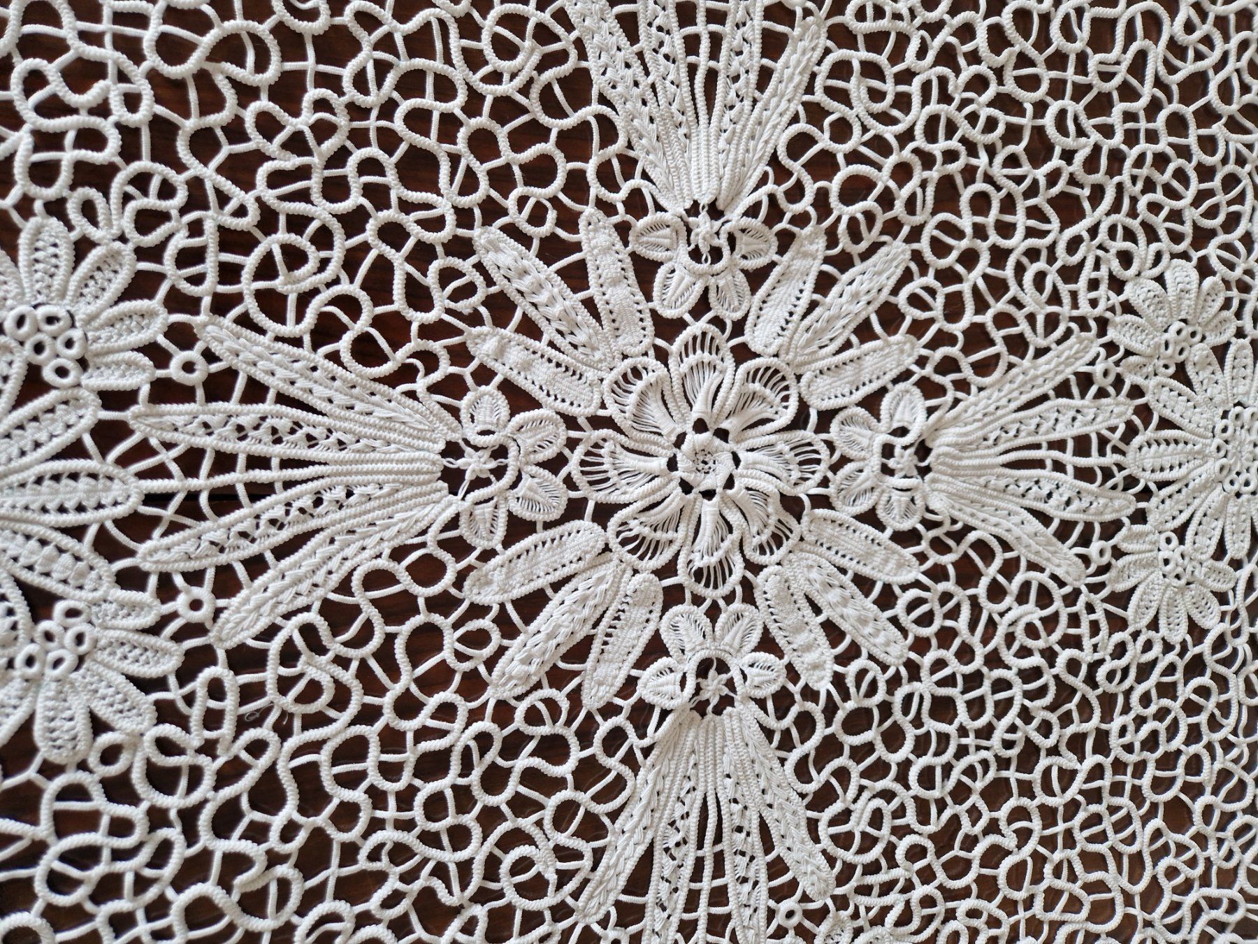 Altra biancheria da tavola: Rumänische Spitze Tischdecke Dm. 90cm – Nuovo (secondo la descrizione) da Bern venduto da Antikbatik 7
