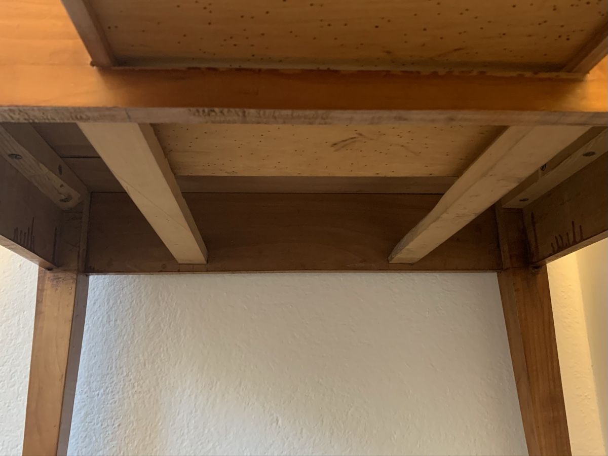 Tavoli: Charmanter Tisch aus Kirschbaumholz – Usato da Zürich venduto da p_q7q_nichtraucher 6