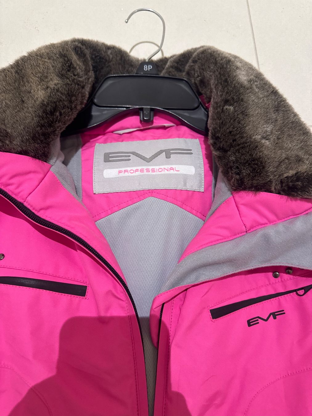 Skis: Skijacke Damene Grösse 36 – Gebraucht aus Dietikon von flu_5vzg 1