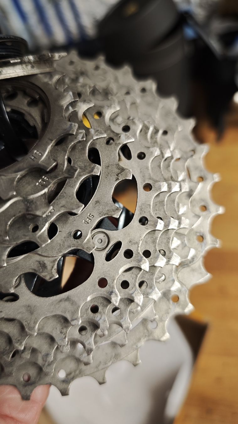 Shimano Pezzi di ricambio: Shimano ultegra cassette 11v 11-34 – Usato da Crésuz venduto da Peyou80 2