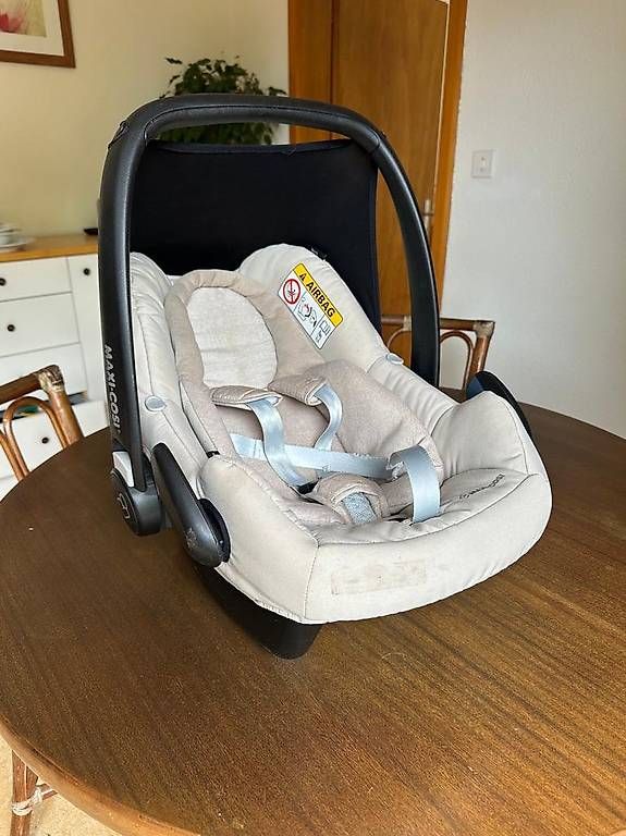 Sièges auto: Maxi-Cosi Babyschale – D'occasion à Dornach par nic_lgb7 1