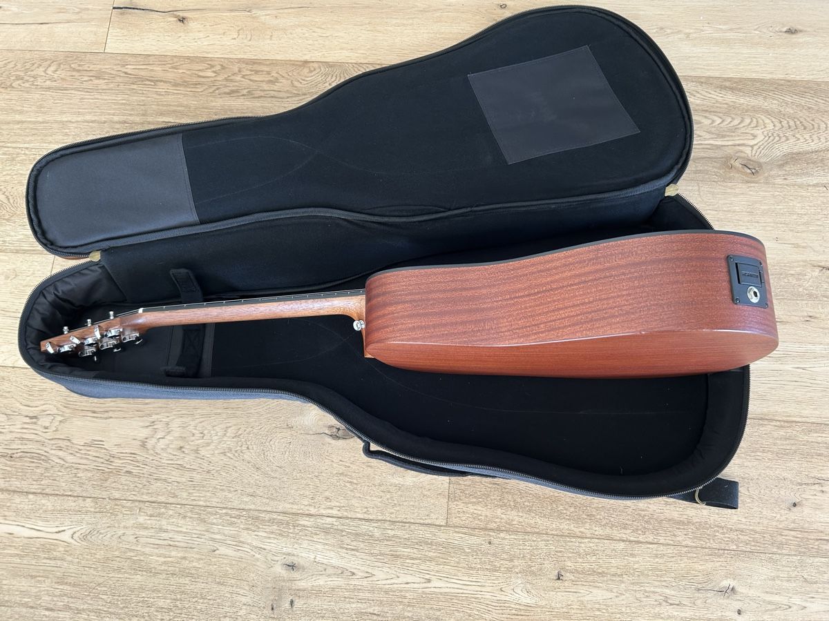 Martin & Co. Strumenti musicali: Martin Dreadnaught Jr - E Excellent Condition LEFT Handed - – Usato da Hallwil venduto da ejackson13l 5