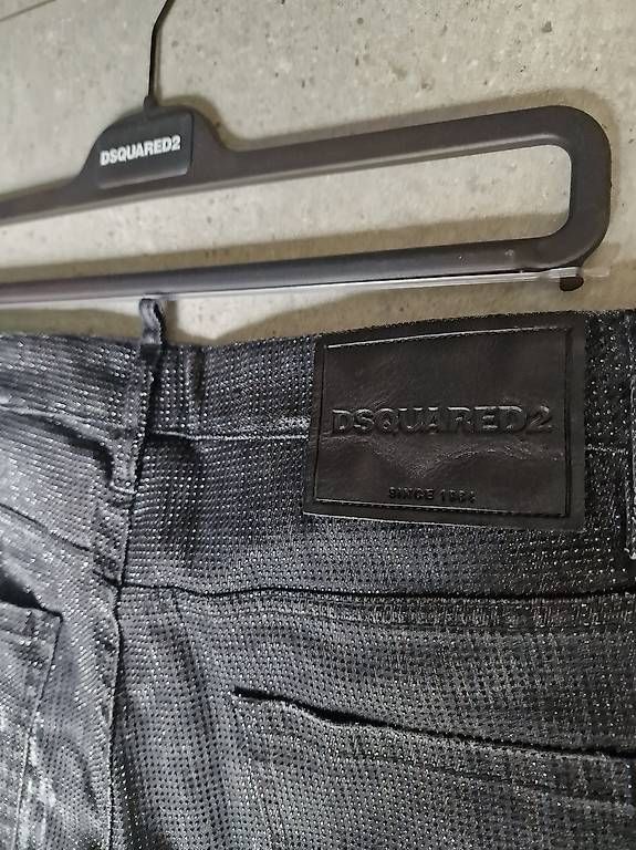 Jeans: DSQUARED2 Jeans Gr. 50 NEU mit Strasssteinen – Usato da Starrkirch-Wil venduto da NHA01 1
