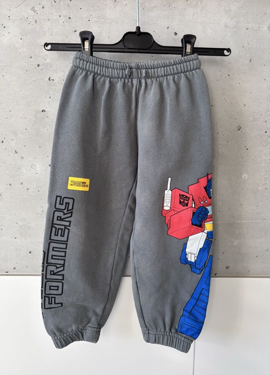 Zara Pantaloni: Zara Jogginghose 110 Transformers grau Optimus Prime – Usato da Rebstein venduto da wendy321meins