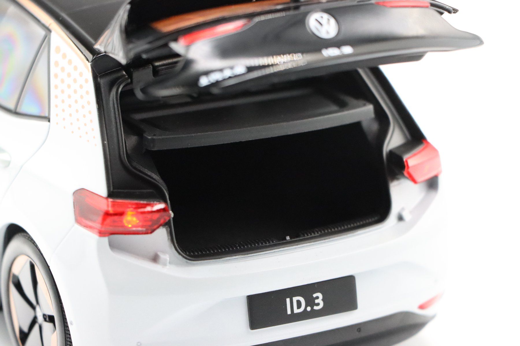 Volkswagen Modellautos: VW iD.3 2020 1:18 Paudi Model – Neu und originalverpackt aus Bühl b.Aarberg von modelldiecast 7