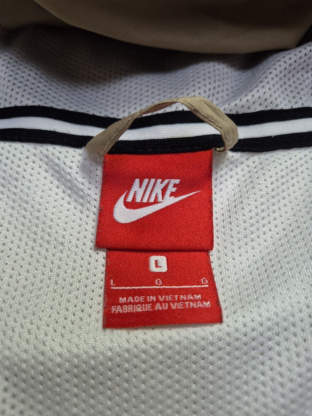 Nike Giacche: Rare Nike Windrunner Jacke Grösse L – Nuovo (secondo la descrizione) da St. Gallen venduto da CaliSunshine 3