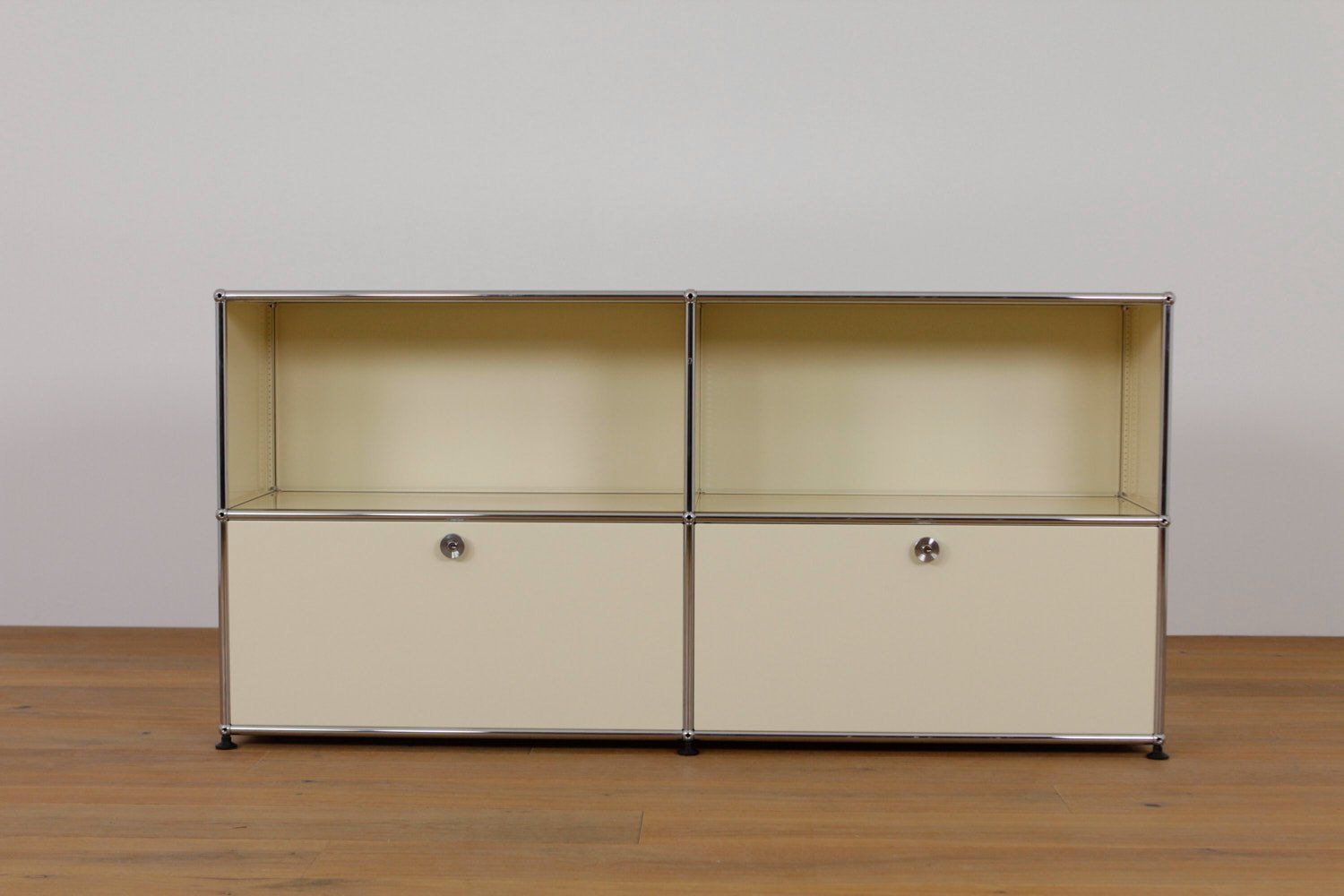 USM Cassettiere: USM Haller Sideboard // UPCYCLED // NEUE FARBEN – Nuovo (secondo la descrizione) da Affoltern am Albis venduto da StudioStandard