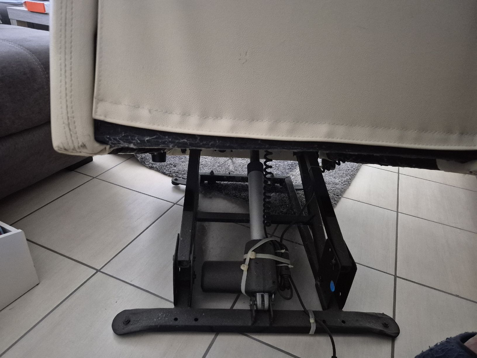 Poltrone: Fauteuil électrique releveur – Usato da Renens VD venduto da Domino73 5