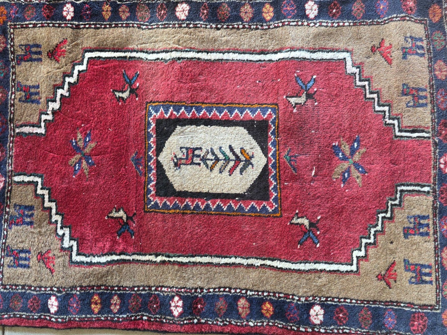 Teppiche: antiker Orient Teppich 120 cm x 87 cm – Gebraucht aus Walterswil BE von Lonitti 1