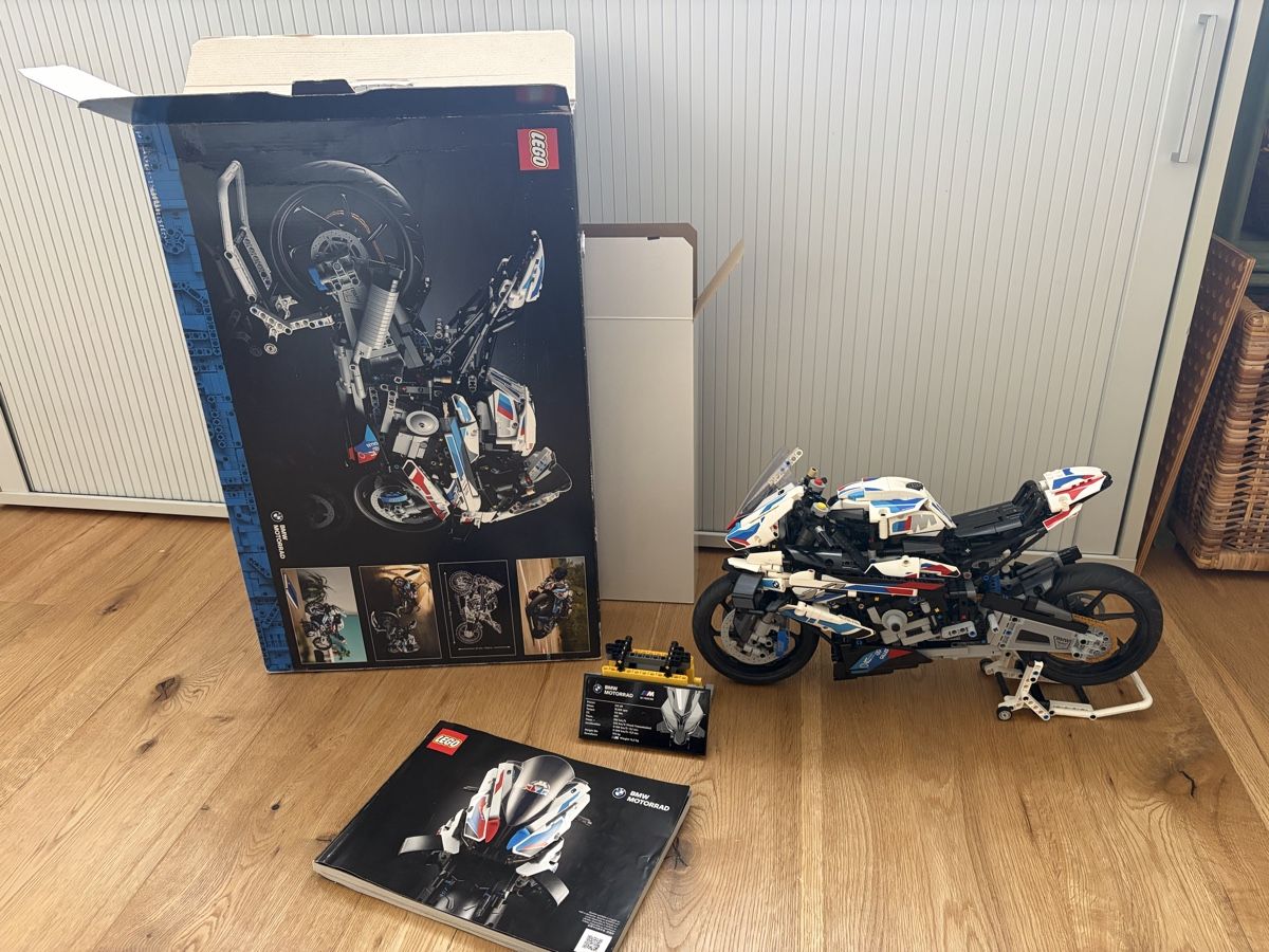 Lego Kit di costruzioni: Lego Technic BMW M 1000 RR - neuwertig – Usato da Lachen SZ venduto da Good.Deal 3
