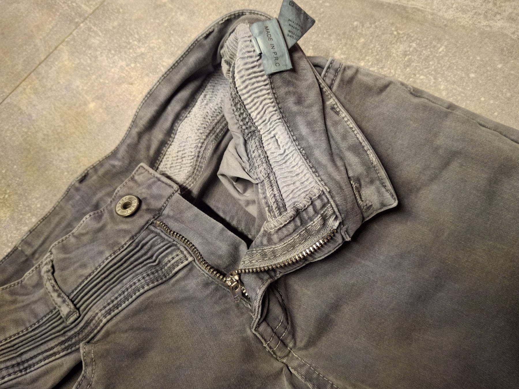 Jeans: Pantalon jeans gris taille M 98% coton – Usato da Villiers venduto da san_jn5w 4