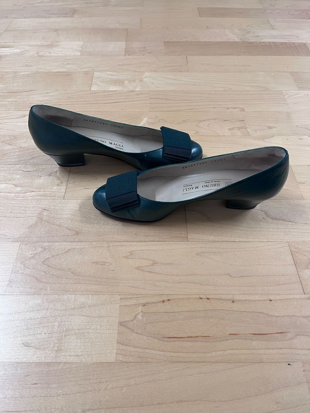 Scarpe da donna: Bruno Magli Designer-Schuh Gr 36.5 – Usato da Ittigen venduto da Luky37 2